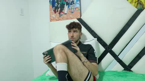 Snapshot of bottom_dacer chatting on 10/16/25, 08:10 Chris  online show from 10/16/25, 08:10