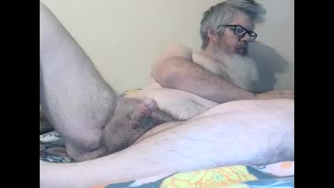 Snapshot of bottombitch44 chatting on 12/22/25, 06:43 bottombitch44 online show from 12/22/25, 06:43