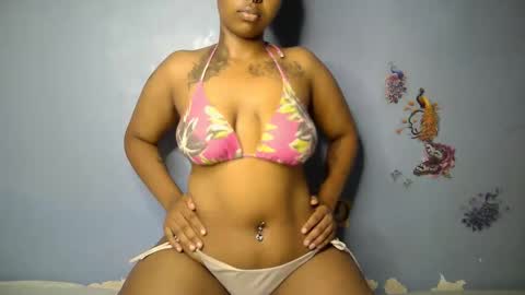 Snapshot of botty_queen chatting on 04/16/26, 10:23 botty_queen online show from 04/16/26, 10:23