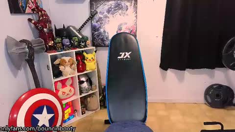 Snapshot of bouncinbooty chatting on 02/26/25, 04:47 Pumpkin Butt online show from 02/26/25, 04:47