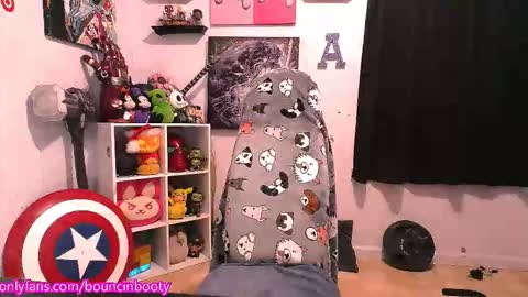 Snapshot of bouncinbooty chatting on 11/06/25, 05:25 Pumpkin Butt online show from 11/06/25, 05:25