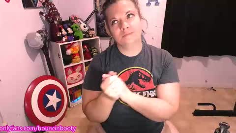 Snapshot of bouncinbooty chatting on 11/11/25, 07:36 Pumpkin Butt online show from 11/11/25, 07:36