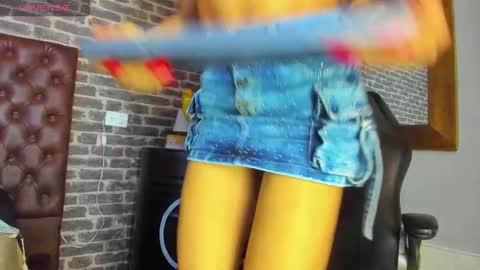 bouncing_bunnyxxx69 online show from 11/16/25, 07:03