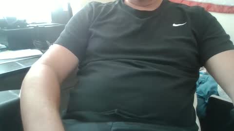 Snapshot of bourbonman144 chatting on 09/24/25, 09:40 bourbonman144 online show from 09/24/25, 09:40