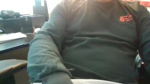 Snapshot of bourbonman144 chatting on 09/26/25, 07:18 bourbonman144 online show from 09/26/25, 07:18