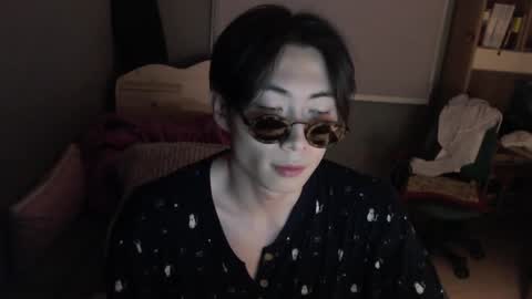 Snapshot of boxman556990 chatting on 03/10/25, 03:20 boxman556990 online show from 03/10/25, 03:20