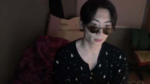 Snapshot of boxman556990 chatting on 03/11/25, 10:42 boxman556990 online show from 03/11/25, 10:42