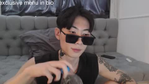 Snapshot of boxman556990 chatting on 11/06/25, 02:23 boxman556990 online show from 11/06/25, 02:23