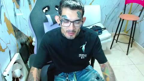 Snapshot of boy_tatto77 chatting on 03/15/26, 01:17 boy_tatto77 online show from 03/15/26, 01:17