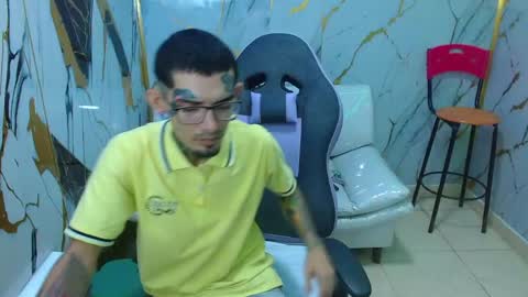 Snapshot of boy_tatto77 chatting on 05/06/26, 11:48 boy_tatto77 online show from 05/06/26, 11:48
