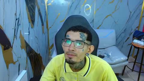 Snapshot of boy_tatto77 chatting on 05/16/26, 11:42 boy_tatto77 online show from 05/16/26, 11:42