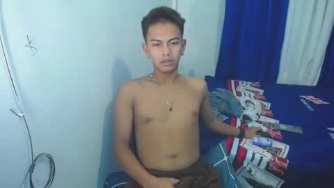 boyax16 online show from 12/25/24, 11:43