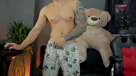 Snapshot of boyc02_ chatting on 02/19/25, 12:00 boyc02_ online show from 02/19/25, 12:00