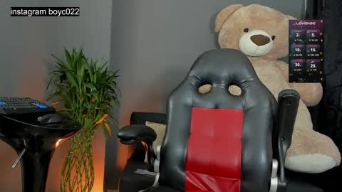 Snapshot of boyc02_ chatting on 02/25/25, 11:55 boyc02_ online show from 02/25/25, 11:55