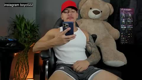 Snapshot of boyc02_ chatting on 02/28/25, 11:03 boyc02_ online show from 02/28/25, 11:03