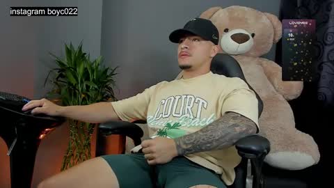 Snapshot of boyc02_ chatting on 03/08/25, 12:11 boyc02_ online show from 03/08/25, 12:11