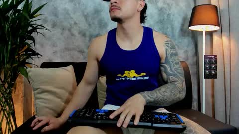 Snapshot of boyc02_ chatting on 10/26/25, 08:04 boyc02_ online show from 10/26/25, 08:04