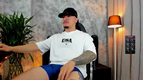 Snapshot of boyc02_ chatting on 11/25/25, 01:16 boyc02_ online show from 11/25/25, 01:16