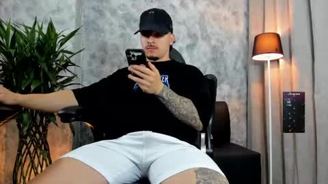 Snapshot of boyc02_ chatting on 12/01/25, 12:21 boyc02_ online show from 12/01/25, 12:21