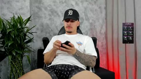 boyc02_ online show from 12/23/25, 01:03