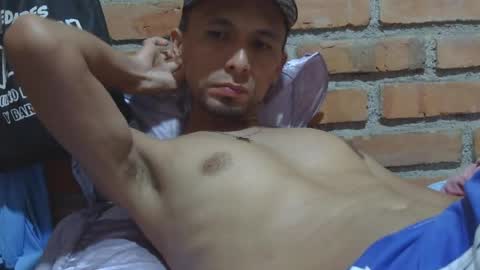 Snapshot of boycumlatino21 chatting on 05/25/26, 12:27 Boy online show from 05/25/26, 12:27
