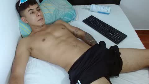 Snapshot of boyg_hots chatting on 03/05/25, 09:15 boyg_hots online show from 03/05/25, 09:15