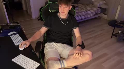 Snapshot of boykik chatting on 12/16/24, 10:56 Eddie online show from 12/16/24, 10:56