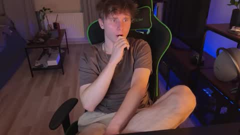 Snapshot of boykik chatting on 02/21/25, 11:21 Eddie online show from 02/21/25, 11:21