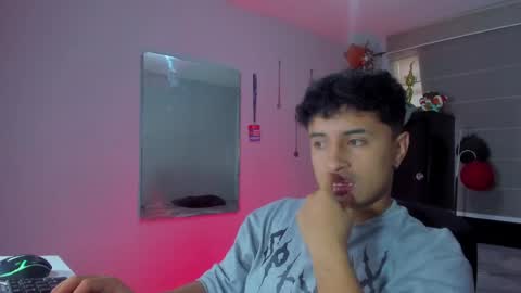 Snapshot of boylatin_777 chatting on 01/16/25, 03:56 miguel online show from 01/16/25, 03:56