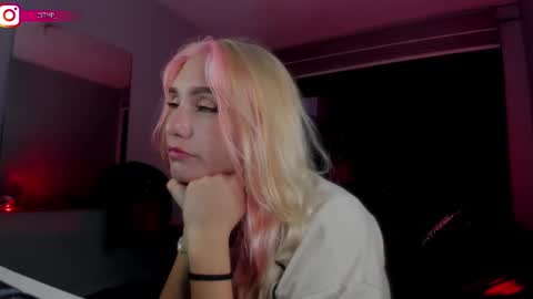 Snapshot of boylatin_777 chatting on 02/20/25, 05:01 miguel online show from 02/20/25, 05:01