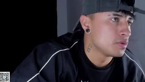 Snapshot of boylatin_777 chatting on 09/15/25, 04:12 miguel online show from 09/15/25, 04:12