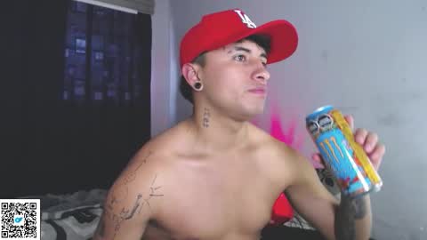 Snapshot of boylatin_777 chatting on 09/19/25, 01:23 miguel online show from 09/19/25, 01:23