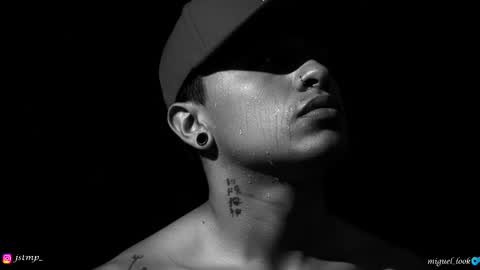 Snapshot of boylatin_777 chatting on 10/06/25, 10:29 miguel online show from 10/06/25, 10:29