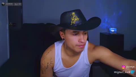 Snapshot of boylatin_777 chatting on 10/17/25, 06:49 miguel online show from 10/17/25, 06:49