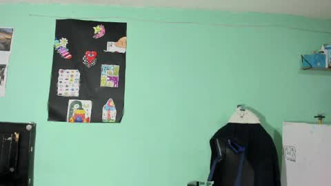 boys4hot_777 online show from 04/06/26, 11:38