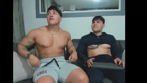 boys_blackandwhite online show from 01/21/25, 12:57