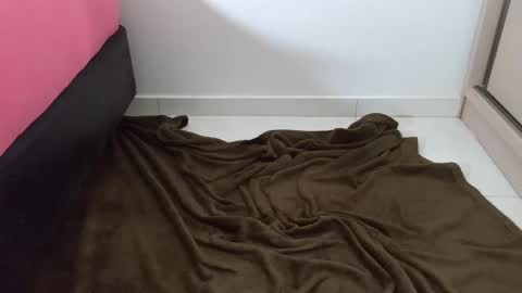 Snapshot of boys_dont_cryy chatting on 12/13/25, 07:53 boys_dont_cryy online show from 12/13/25, 07:53