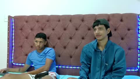 ALEX - TAYLER  -MIKE online show from 02/04/25, 01:38