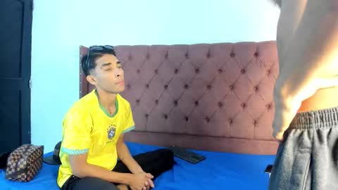 ALEX - TAYLER  -MIKE online show from 09/30/25, 01:16