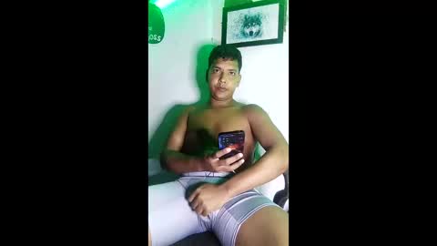 Snapshot of boysex1124 chatting on 03/19/26, 04:27 andrew online show from 03/19/26, 04:27