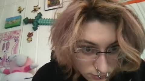 Snapshot of boywithbug chatting on 03/04/25, 04:20 boywithbug online show from 03/04/25, 04:20