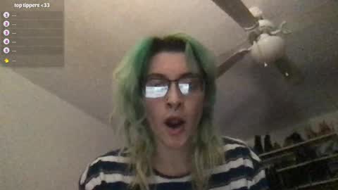 Snapshot of boywithbug chatting on 09/15/25, 02:11 boywithbug online show from 09/15/25, 02:11