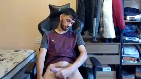 boyzinm2 online show from 02/10/26, 09:19