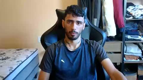 boyzinm2 online show from 02/18/26, 10:44