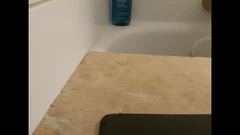 Snapshot of bp197869 chatting on 10/21/25, 04:35 CAM2CAM LOVE JUST TO HAVE FUN online show from 10/21/25, 04:35