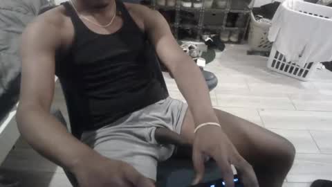 Snapshot of bquen400 chatting on 10/07/25, 06:27 bquen400 online show from 10/07/25, 06:27