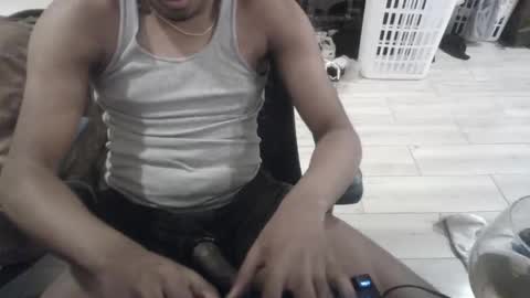 Snapshot of bquen400 chatting on 10/16/25, 04:02 bquen400 online show from 10/16/25, 04:02