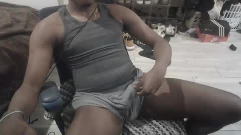 Snapshot of bquen400 chatting on 11/27/25, 04:58 bquen400 online show from 11/27/25, 04:58