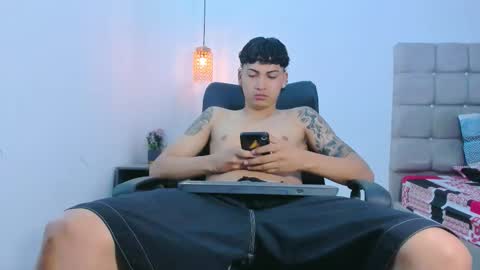 Snapshot of br4ndon_cooper chatting on 03/17/26, 04:32 Brandon online show from 03/17/26, 04:32