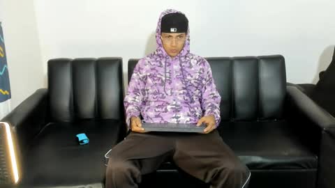 Snapshot of br4ndon_cooper chatting on 05/04/26, 07:37 Brandon online show from 05/04/26, 07:37